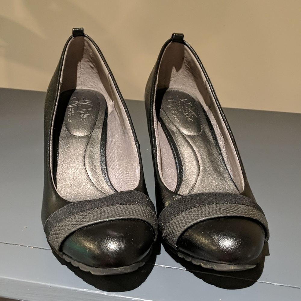 Black Life Stride wedges